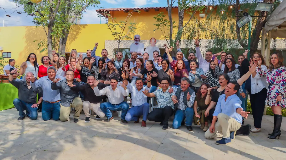 FOTO PRINCIPAL SJR Companeros y amigos del CU reunidos una vez mas